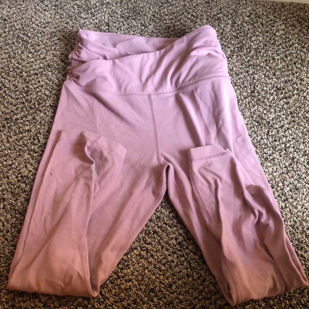 Lululemon crop legging, size 6